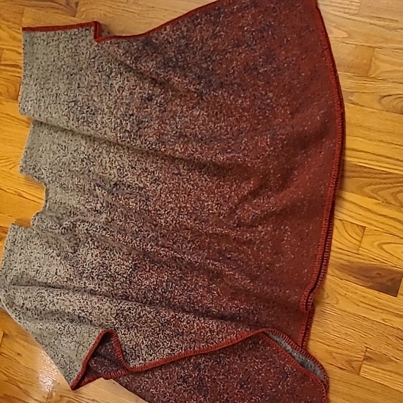 Poncho - Picture 1 of 4